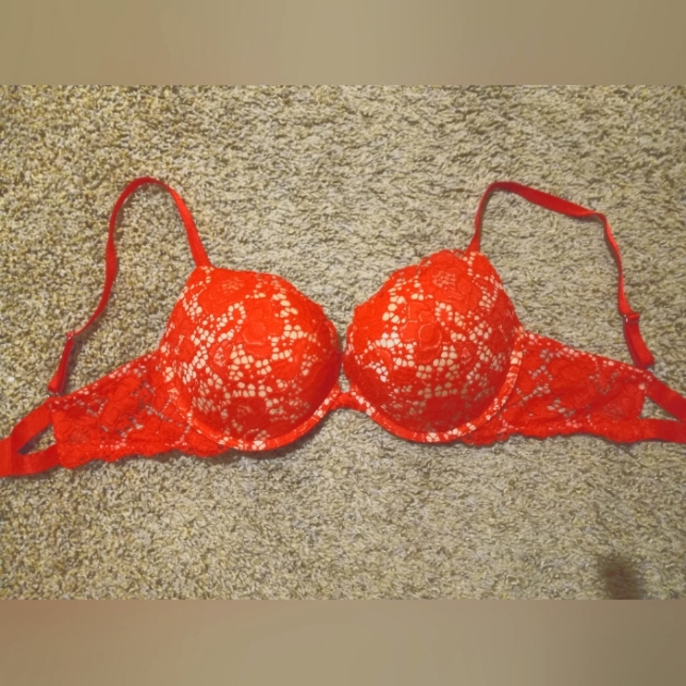 Victoria's Secret Push Up Bra- 34D